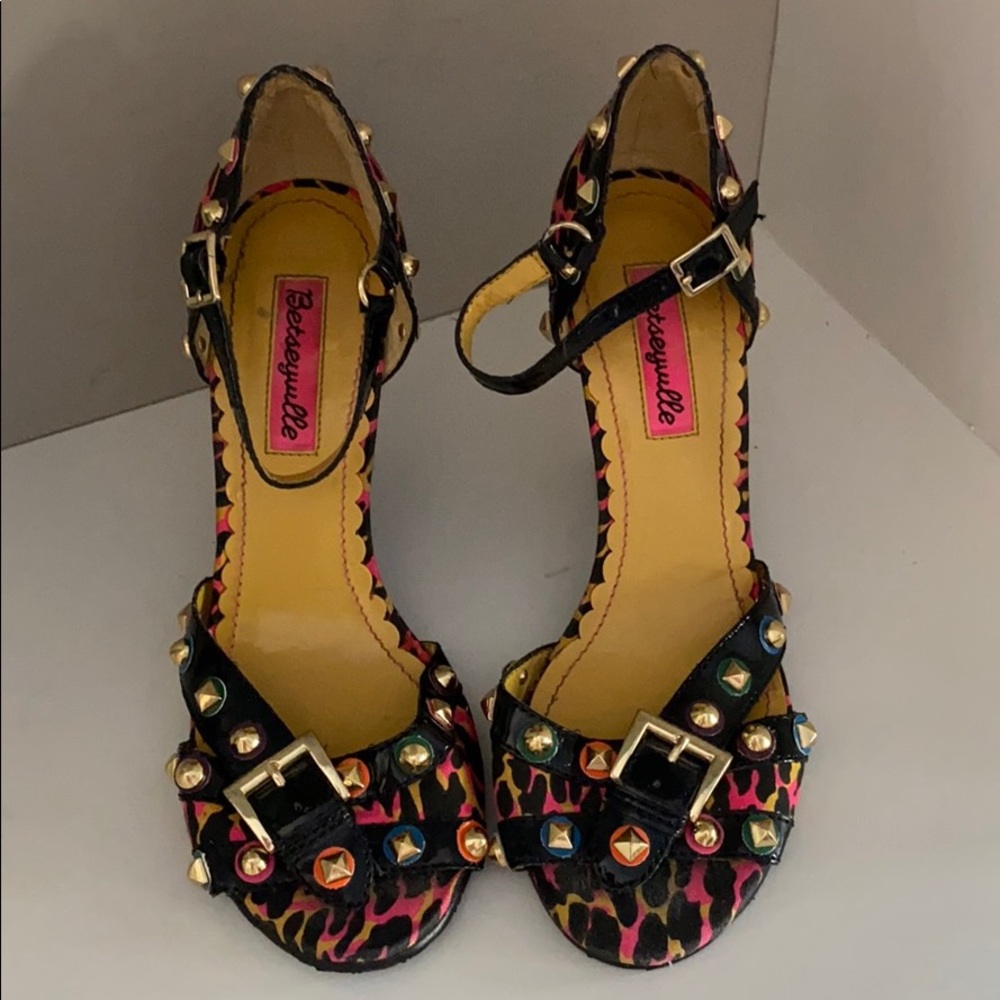 Betsey Johnson Betseyville wedge heels